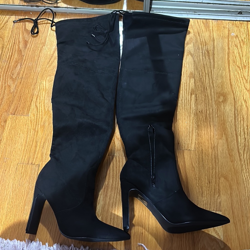 New in box fashion nova KNEE high boots!